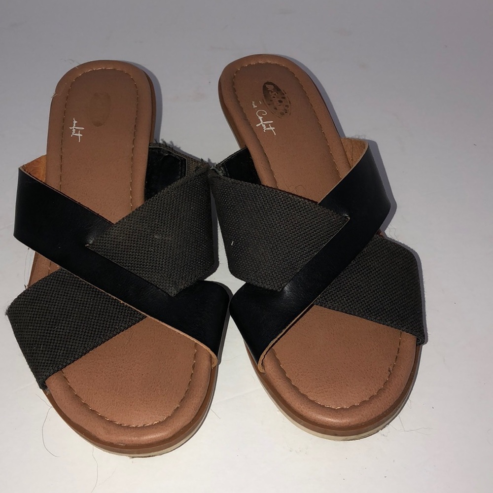 Used sandals - Picture 3 of 3